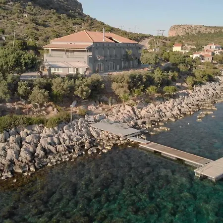 Annema And Restaurant Hotell 3*