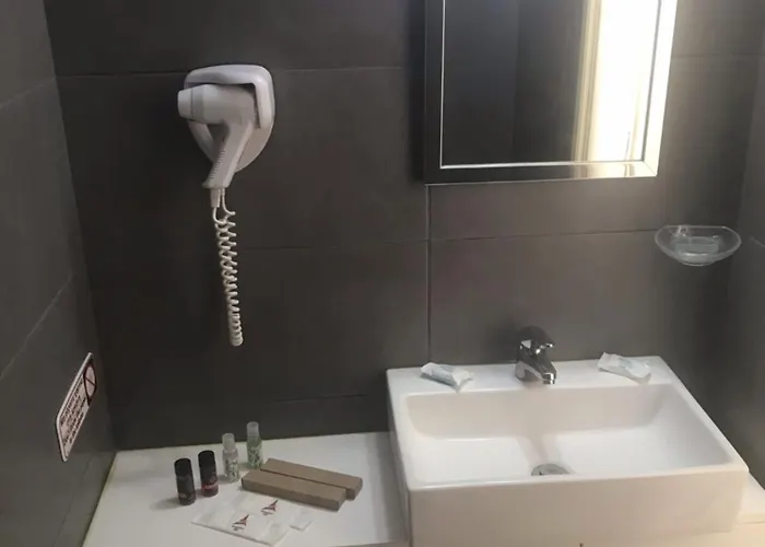 فندق Annema And Restaurant 3*